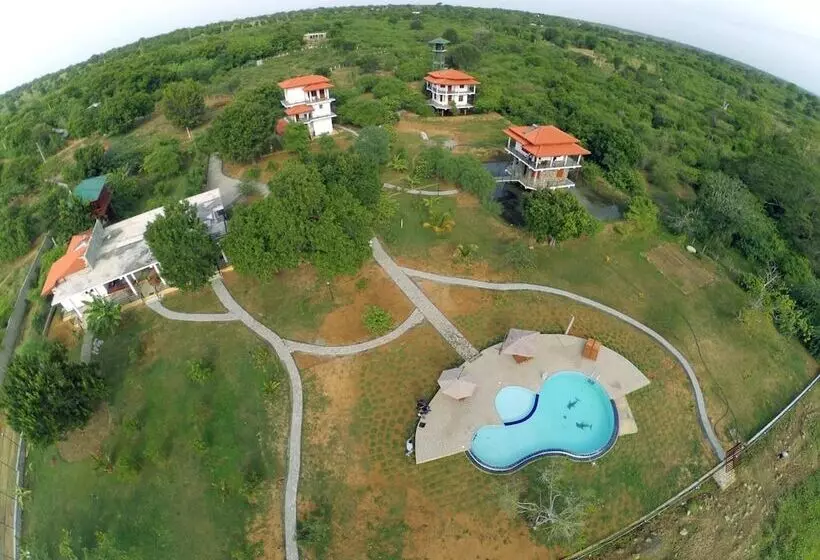 Lake Villa Resort