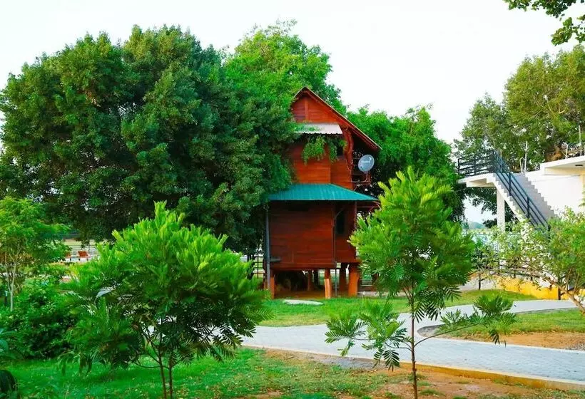 Lake Villa Resort