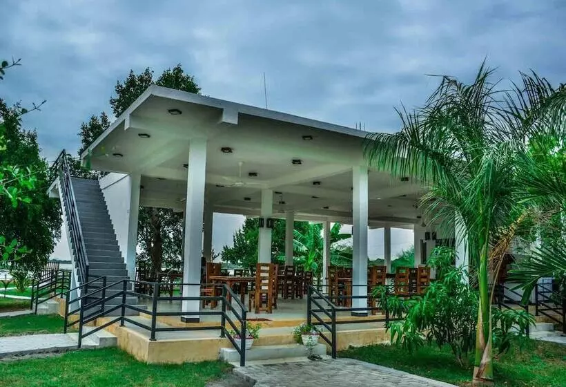 Lake Villa Resort