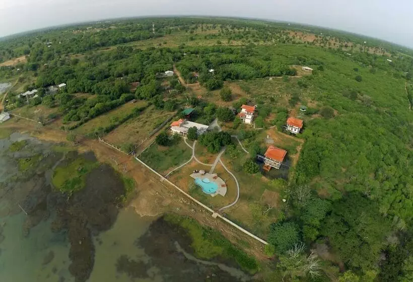 Lake Villa Resort
