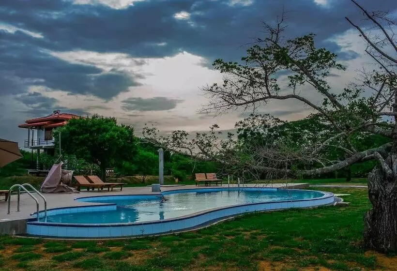 Lake Villa Resort