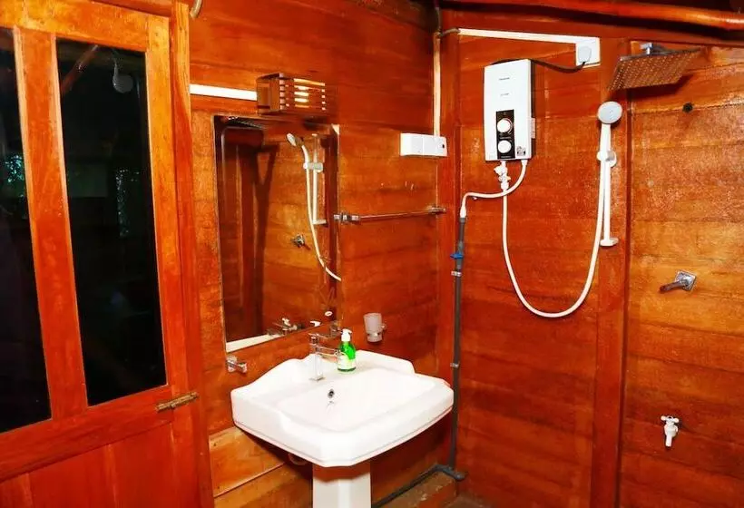 Lake Villa Resort