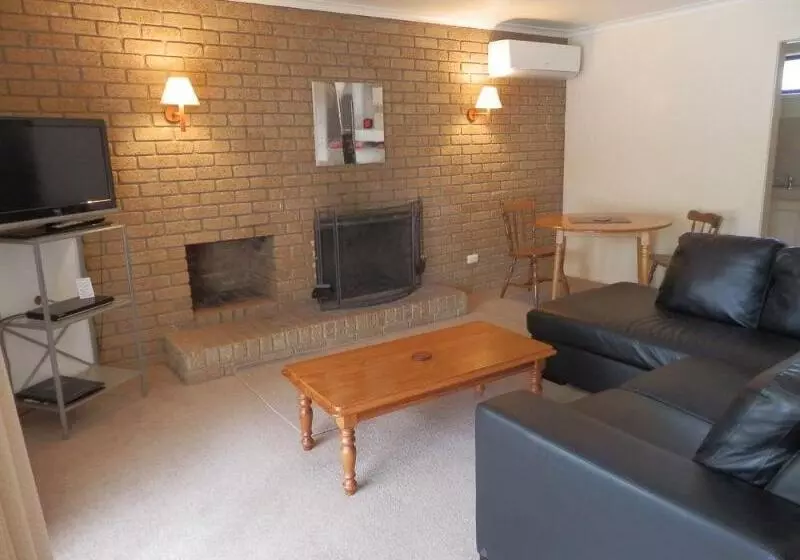 モーテル Mountain View Motor Inn & Holiday Lodges