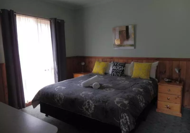 モーテル Mountain View Motor Inn & Holiday Lodges
