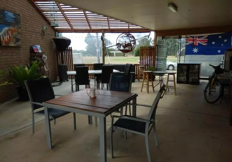 モーテル Mountain View Motor Inn & Holiday Lodges
