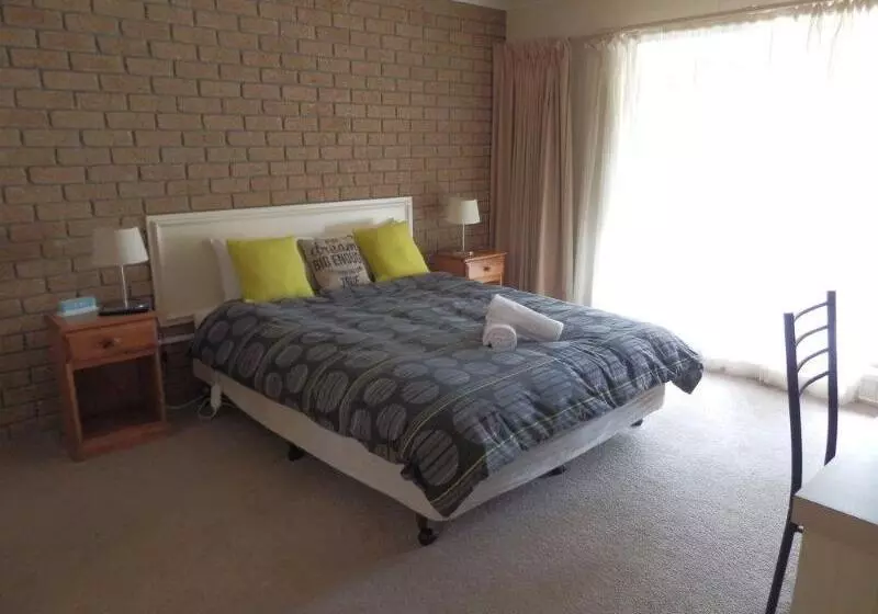 モーテル Mountain View Motor Inn & Holiday Lodges