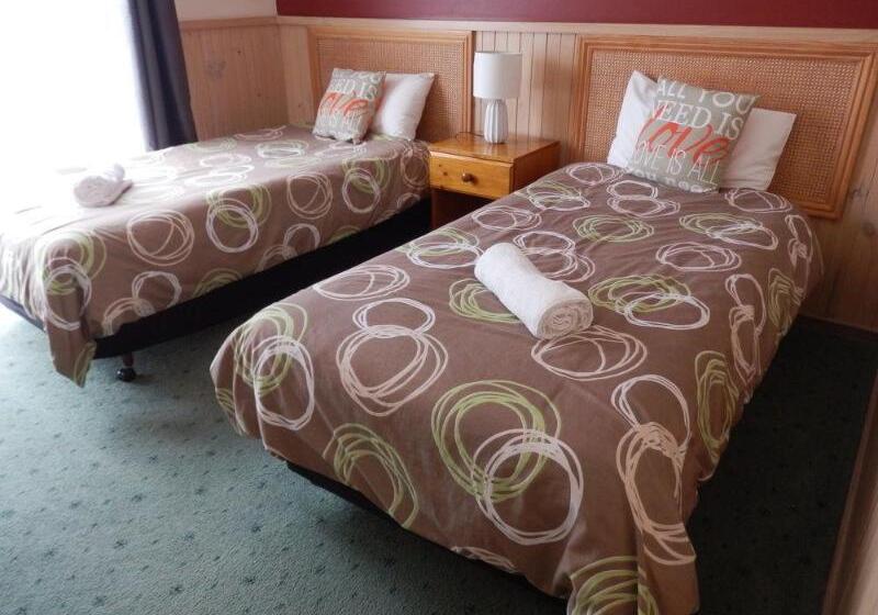 Мотель Mountain View Motor Inn & Holiday Lodges