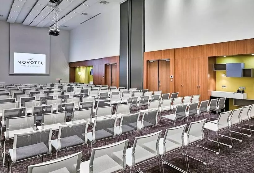 Novotel Moscow Kievskaya