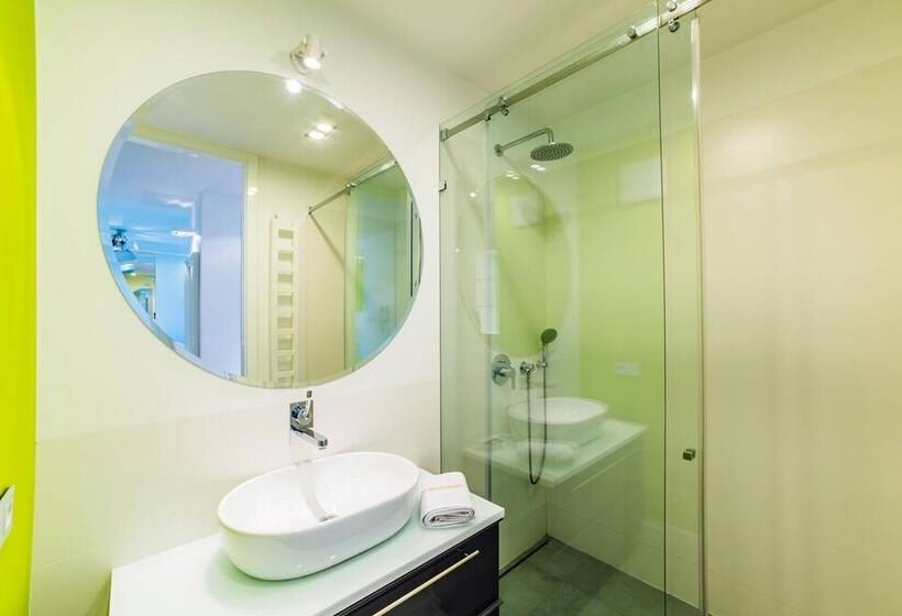 Apartment Oxygen By Your Freedom