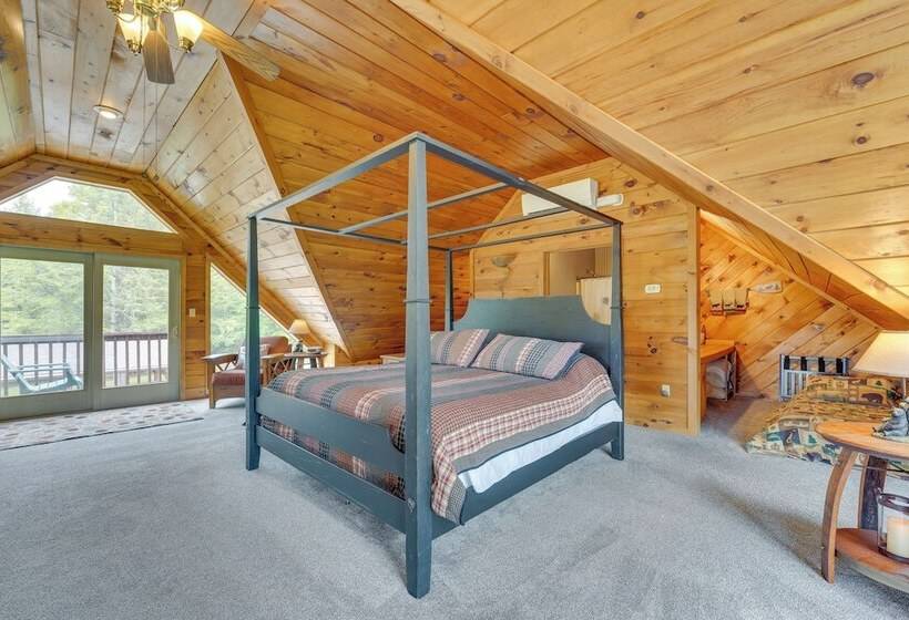 3 Acre Benezette Cabin: Hot Tub, Grill & Mtn View