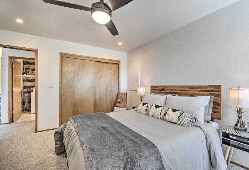 Hot Tub, Fire Pit & Epic Views: Arnold Cabin