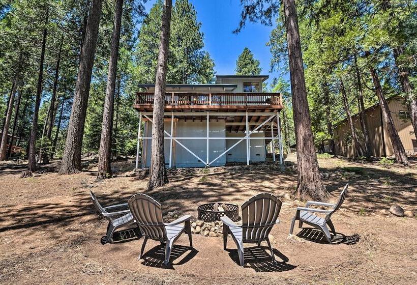 Hot Tub, Fire Pit & Epic Views: Arnold Cabin