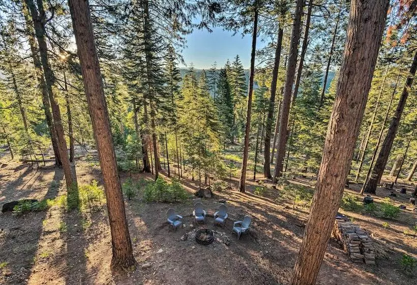 Hot Tub, Fire Pit & Epic Views: Arnold Cabin
