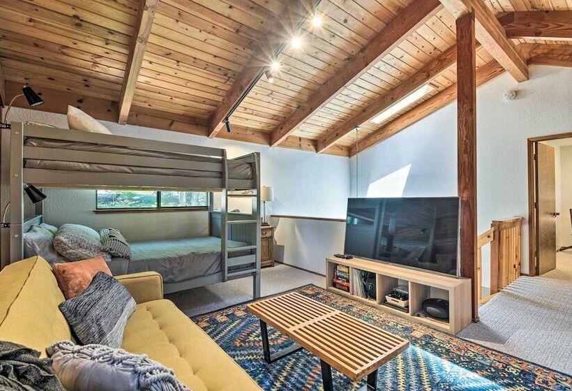 Hot Tub, Fire Pit & Epic Views: Arnold Cabin