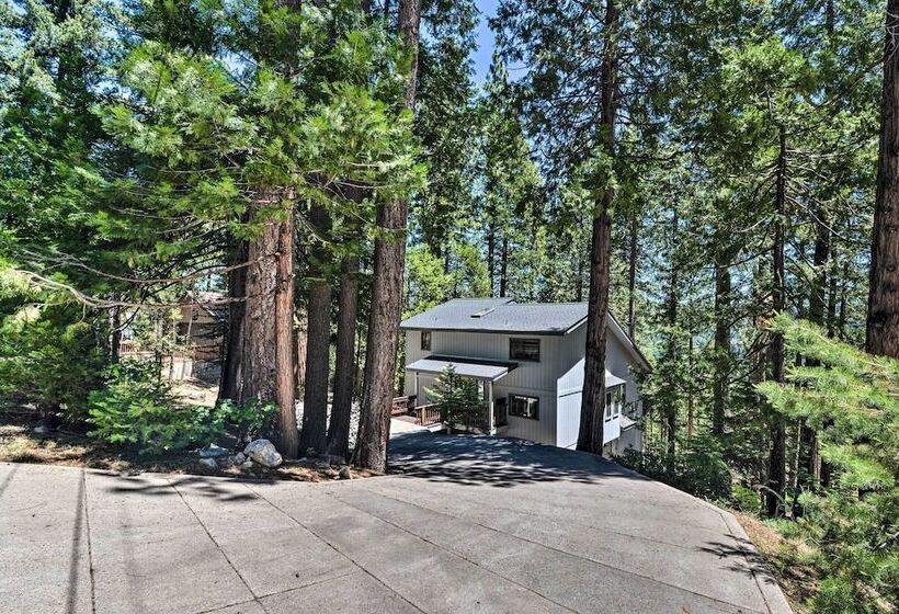 Hot Tub, Fire Pit & Epic Views: Arnold Cabin