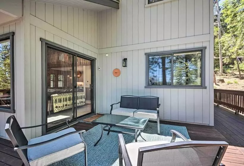 Hot Tub, Fire Pit & Epic Views: Arnold Cabin