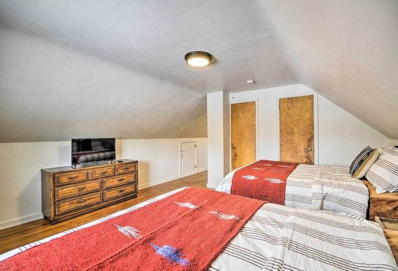 Beautiful Thermopolis Home W/ Private Yard & Grill