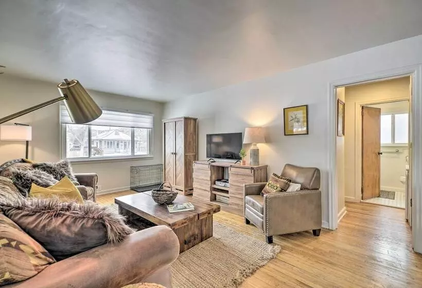 Beautiful Thermopolis Home W/ Private Yard & Grill