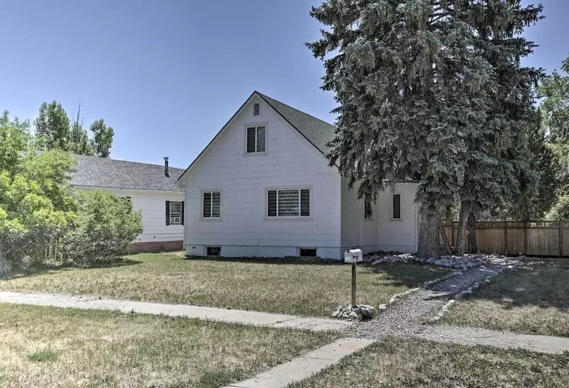 Beautiful Thermopolis Home W/ Private Yard & Grill