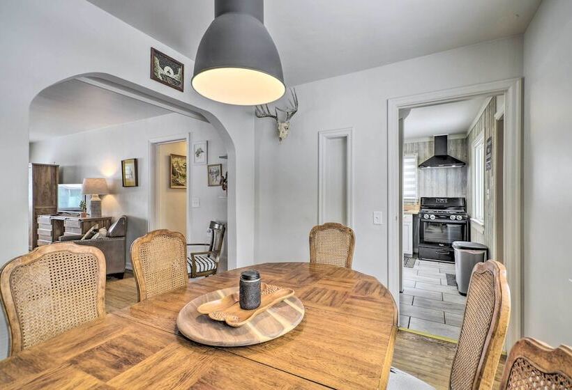 Beautiful Thermopolis Home W/ Private Yard & Grill