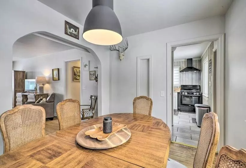 Beautiful Thermopolis Home W/ Private Yard & Grill