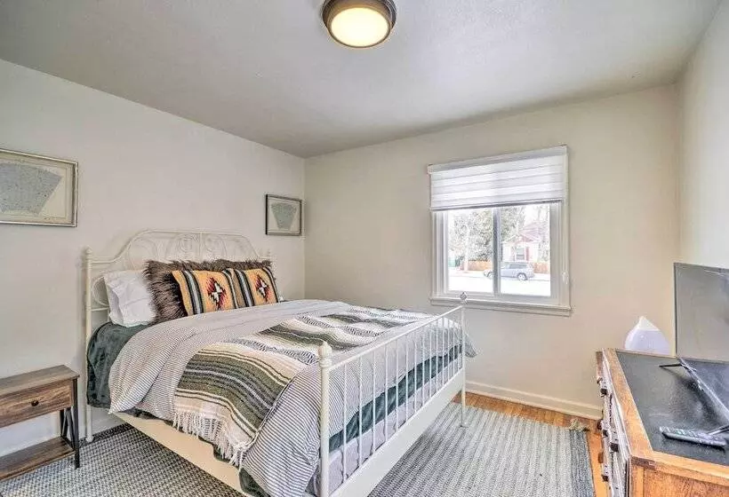 Beautiful Thermopolis Home W/ Private Yard & Grill