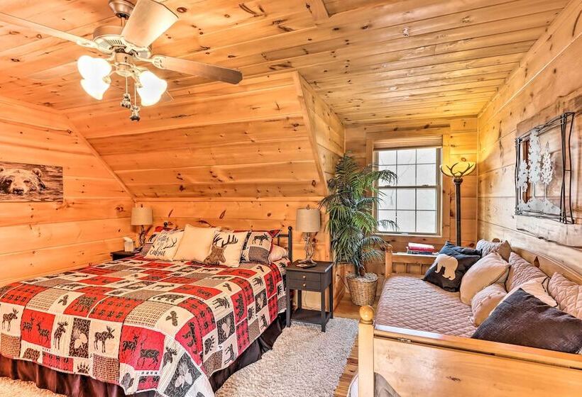 Blue Ridge Mtns Cabin W/ Deck & Game Room!