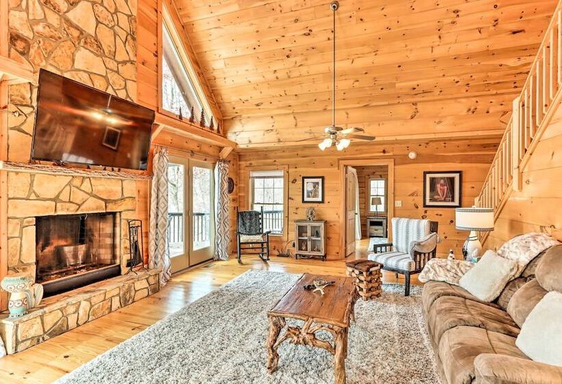 Blue Ridge Mtns Cabin W/ Deck & Game Room!