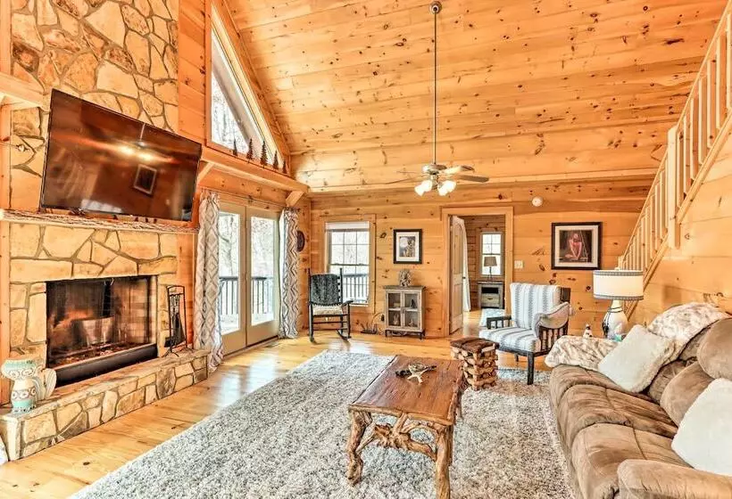 Blue Ridge Mtns Cabin W/ Deck & Game Room!