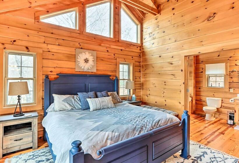 Blue Ridge Mtns Cabin W/ Deck & Game Room!