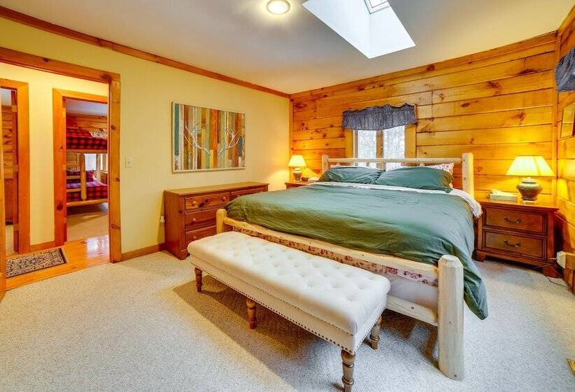 Three Bears Cabin Btwn Mt Snow & Stratton Mtn!