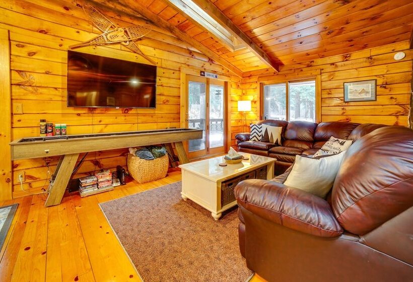 Three Bears Cabin Btwn Mt Snow & Stratton Mtn!