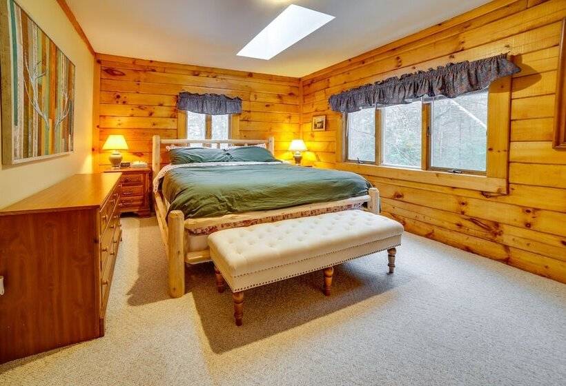 Three Bears Cabin Btwn Mt Snow & Stratton Mtn!