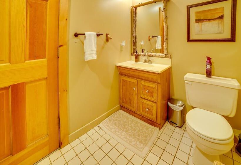 Three Bears Cabin Btwn Mt Snow & Stratton Mtn!