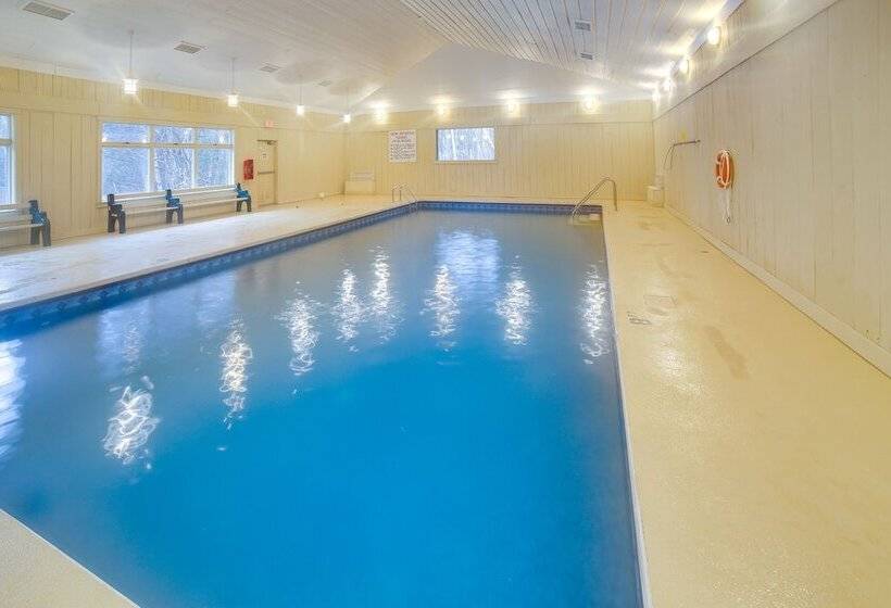 Three Bears Cabin Btwn Mt Snow & Stratton Mtn!