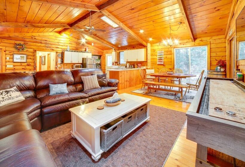 Three Bears Cabin Btwn Mt Snow & Stratton Mtn!