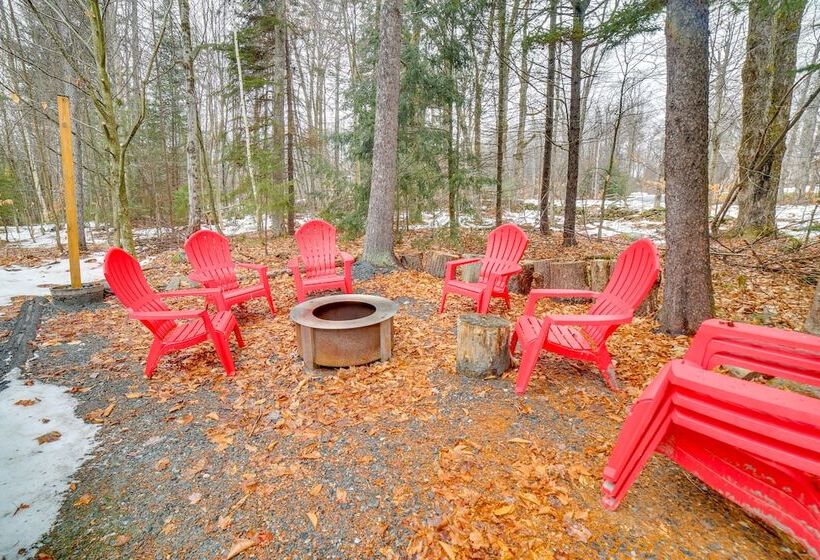 Three Bears Cabin Btwn Mt Snow & Stratton Mtn!