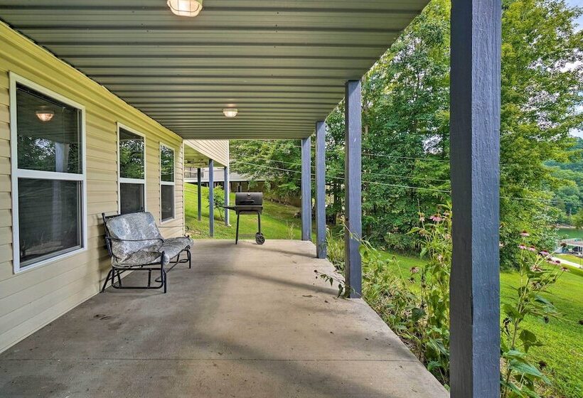 Caryville Home W/ Dock, Steps To Norris Lake!