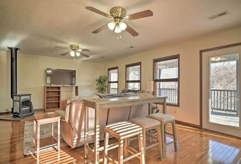 Caryville Home W/ Dock, Steps To Norris Lake!