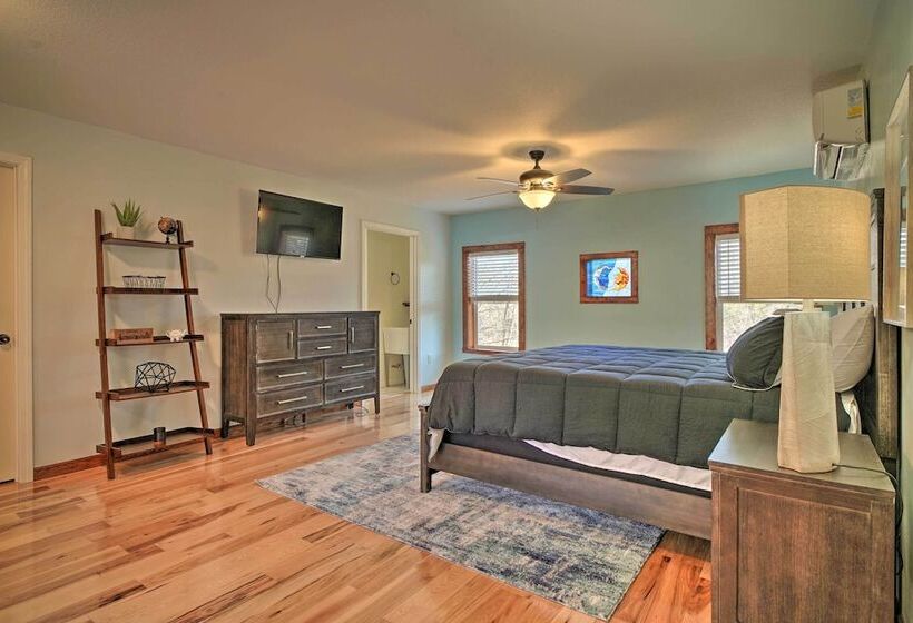 Caryville Home W/ Dock, Steps To Norris Lake!