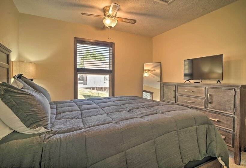 Caryville Home W/ Dock, Steps To Norris Lake!