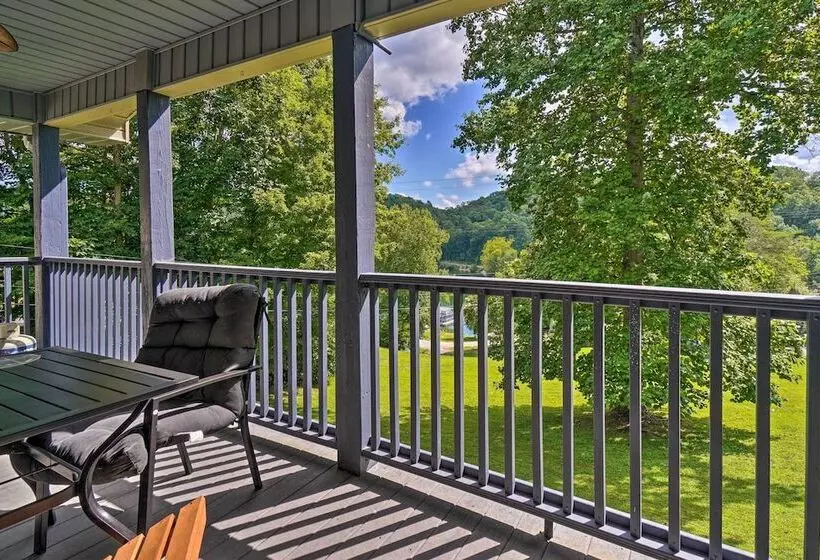 Caryville Home W/ Dock, Steps To Norris Lake!
