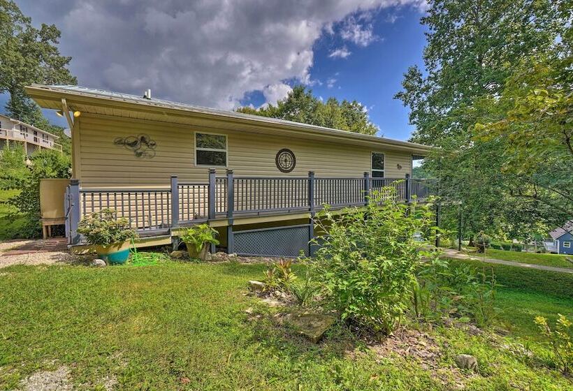 Caryville Home W/ Dock, Steps To Norris Lake!