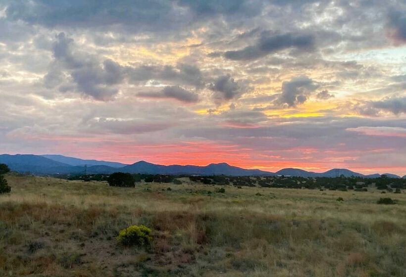 Casa Desert Rose  Home W/ Mtnviews & Hot Tub