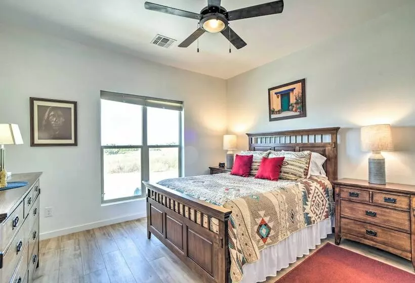 Casa Desert Rose Home W/ Mtnviews & Hot Tub