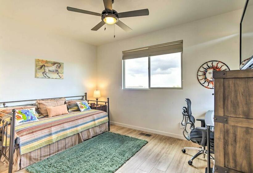 Casa Desert Rose  Home W/ Mtnviews & Hot Tub