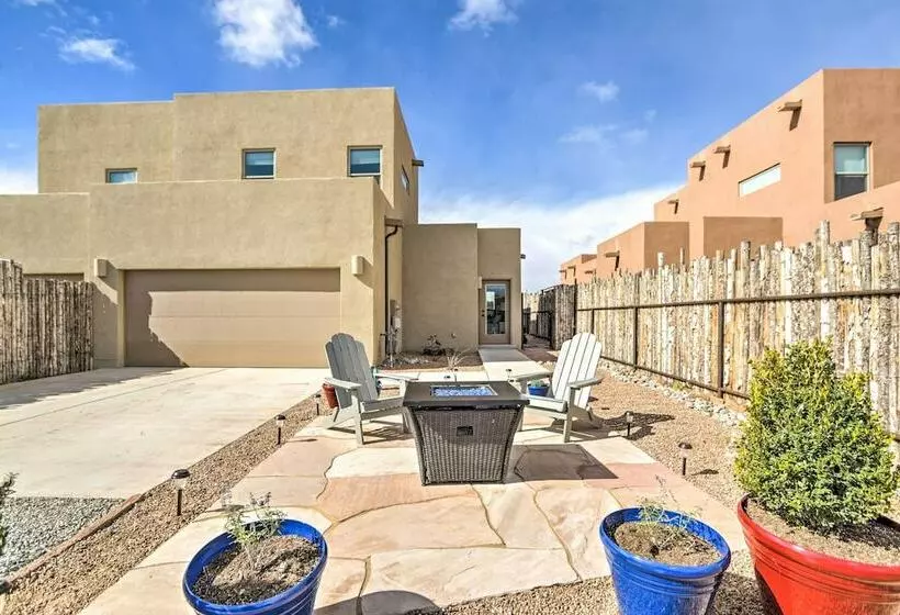 Casa Desert Rose Home W/ Mtnviews & Hot Tub