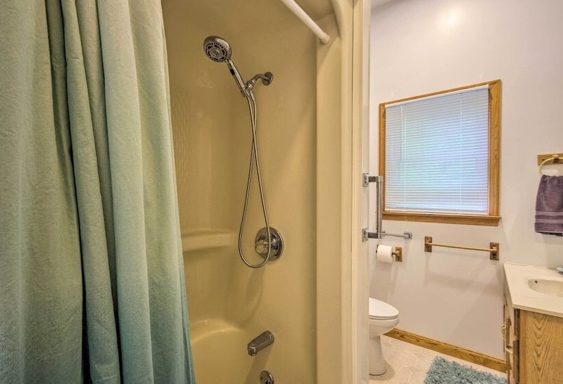 Charming Boydton Retreat ~ 5 Mi To Kerr Lake!