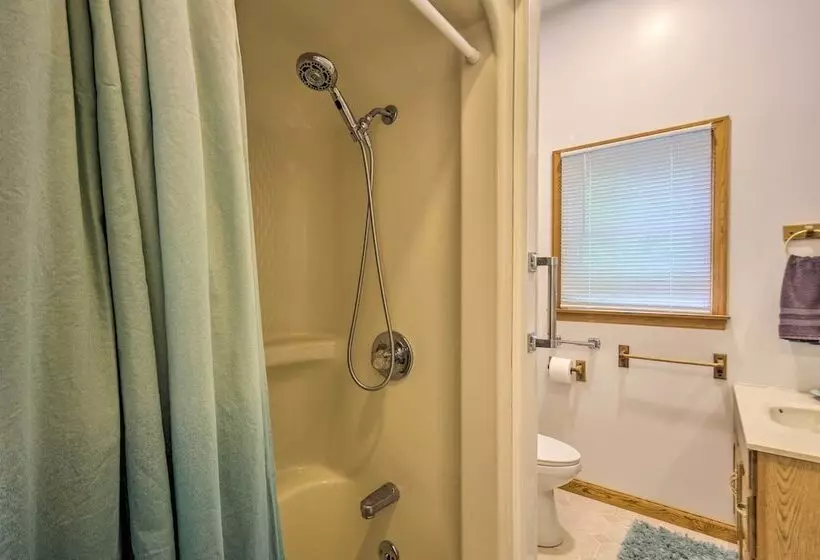 Charming Boydton Retreat ~ 5 Mi To Kerr Lake!