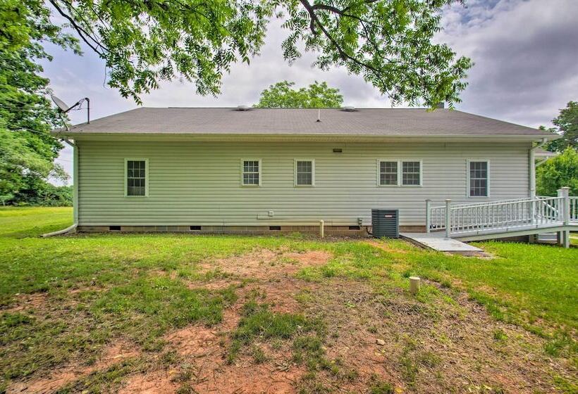 Charming Boydton Retreat ~ 5 Mi To Kerr Lake!
